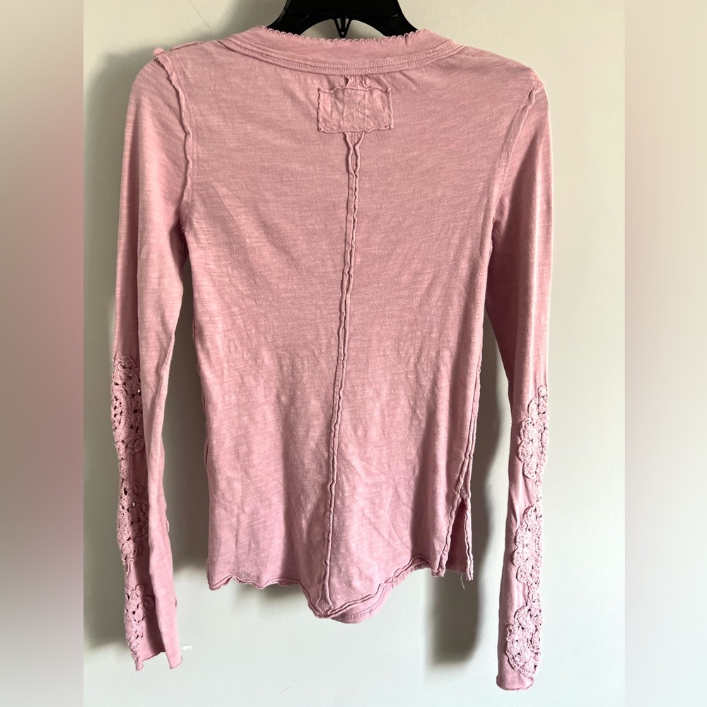 🌻🆕FREE PEOPLE Our Song Henley Cuff-Candied Lilac-Size X-Small - Picture 10 of 13